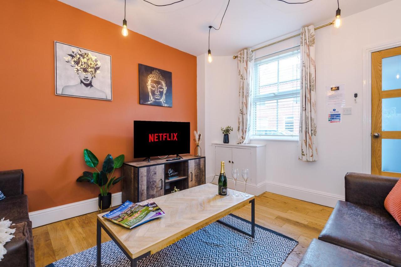 Pristine 2-Bed House In Chester By 53 Degrees Property, Ideal For Families & Small Groups, Great Location - Sleeps 6 Hough Green 외부 사진