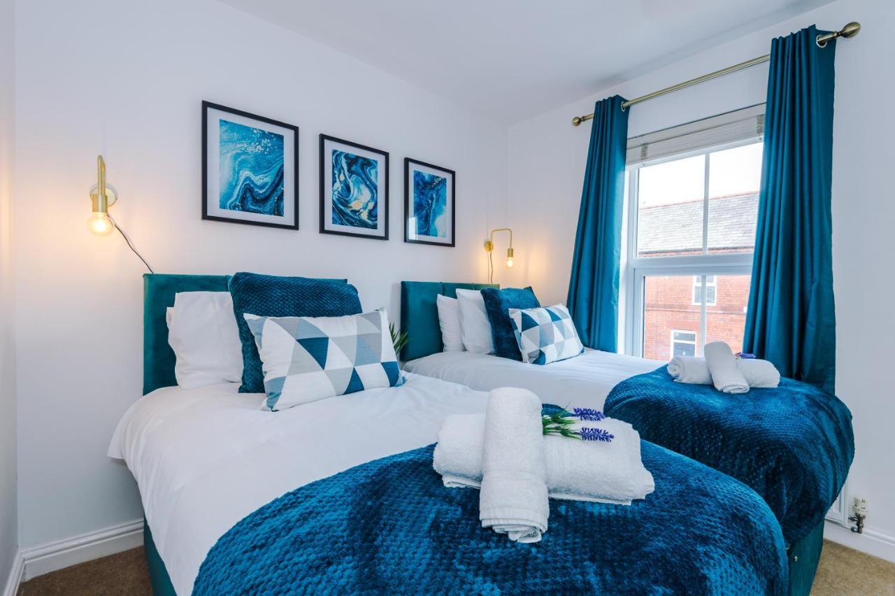 Pristine 2-Bed House In Chester By 53 Degrees Property, Ideal For Families & Small Groups, Great Location - Sleeps 6 Hough Green 외부 사진