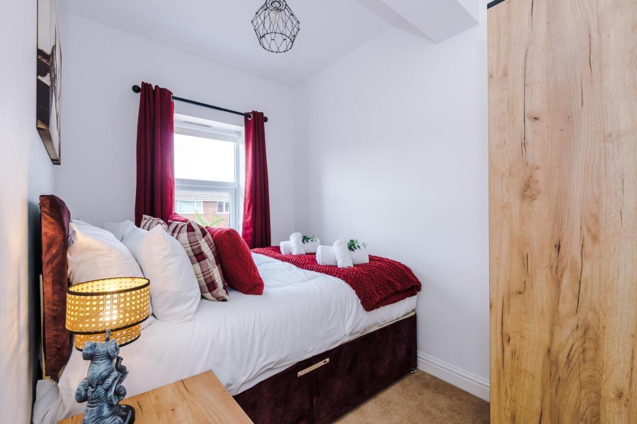Pristine 2-Bed House In Chester By 53 Degrees Property, Ideal For Families & Small Groups, Great Location - Sleeps 6 Hough Green 외부 사진